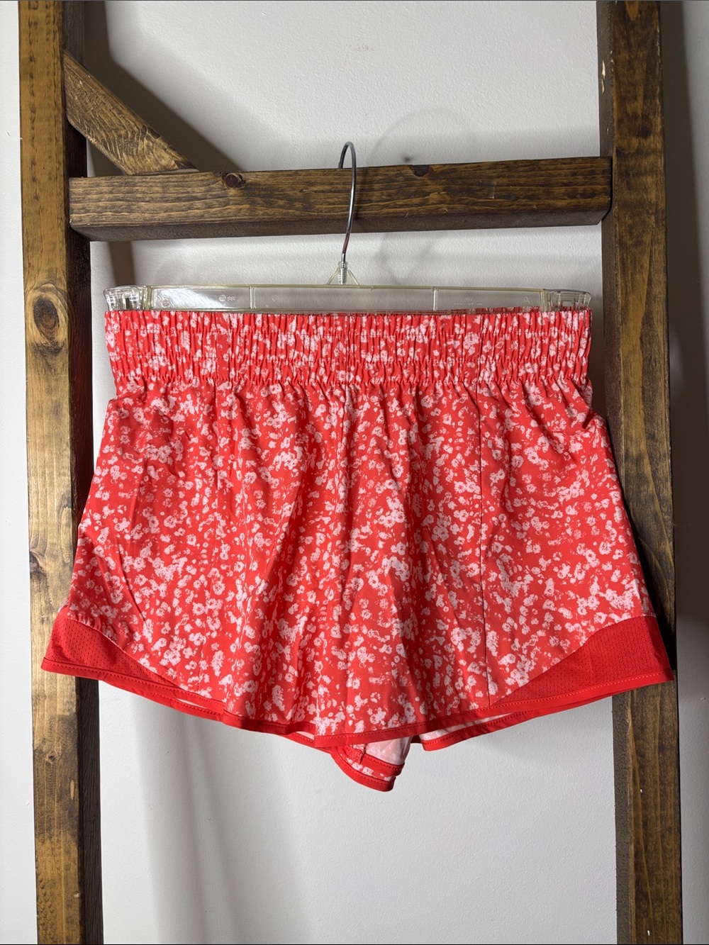 Athletic Works Red Floral Elastic Waist Athletic Shorts Size L